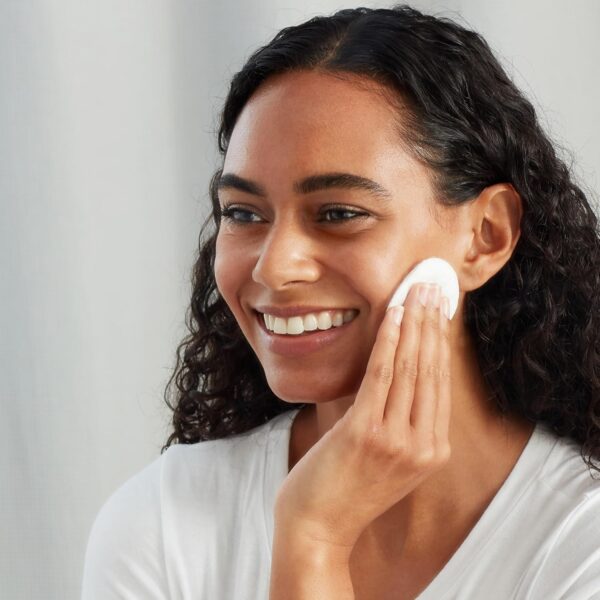 Amazon Basics Hypoallergenic 100% Cotton Rounds for Makeup Removal - Image 3